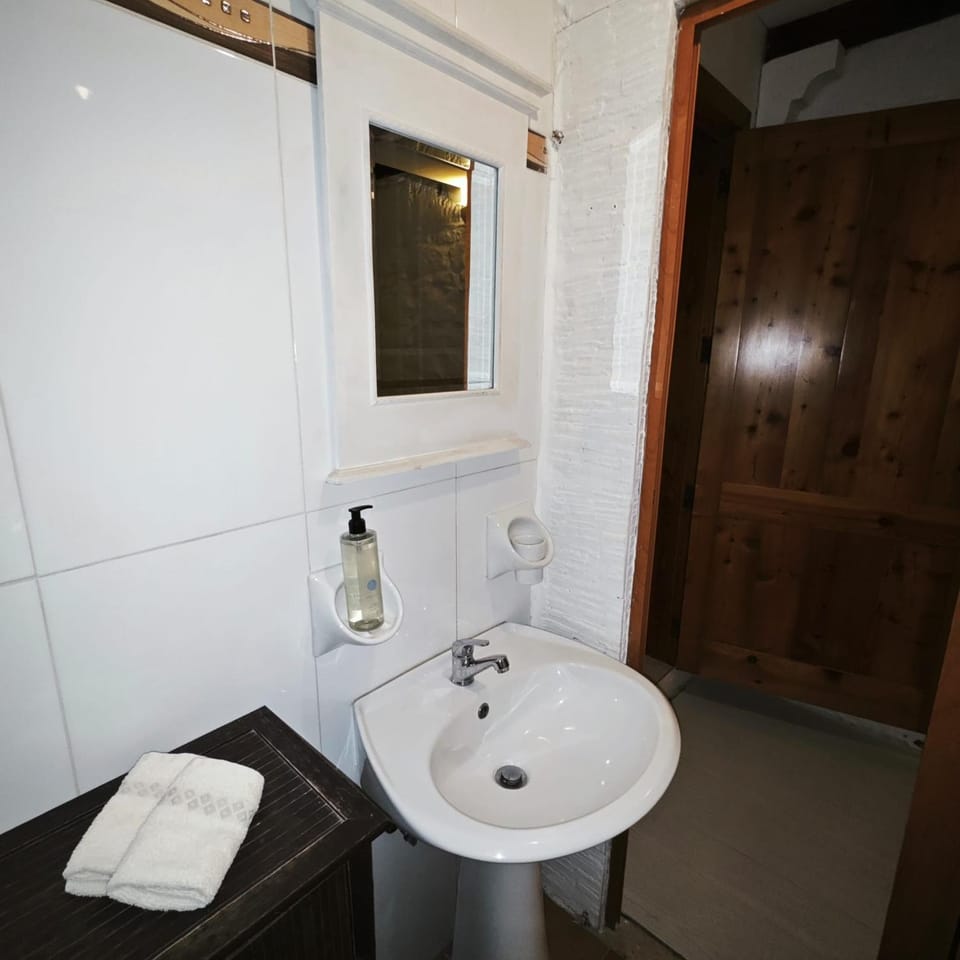 Bathroom, towels