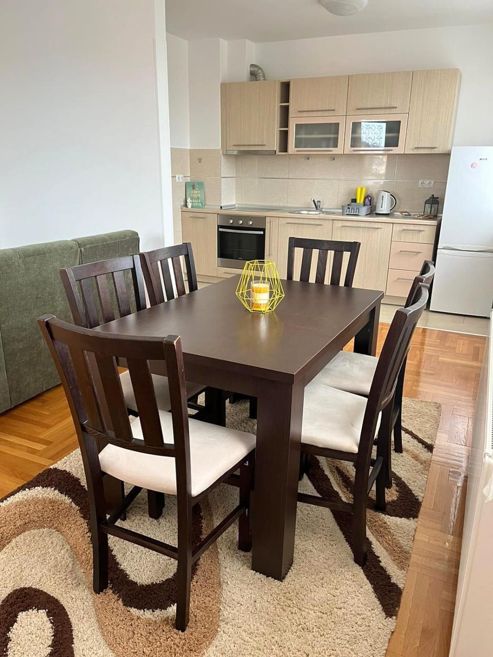 Kitchen or kitchenette, Dining area, pet friendly, stove