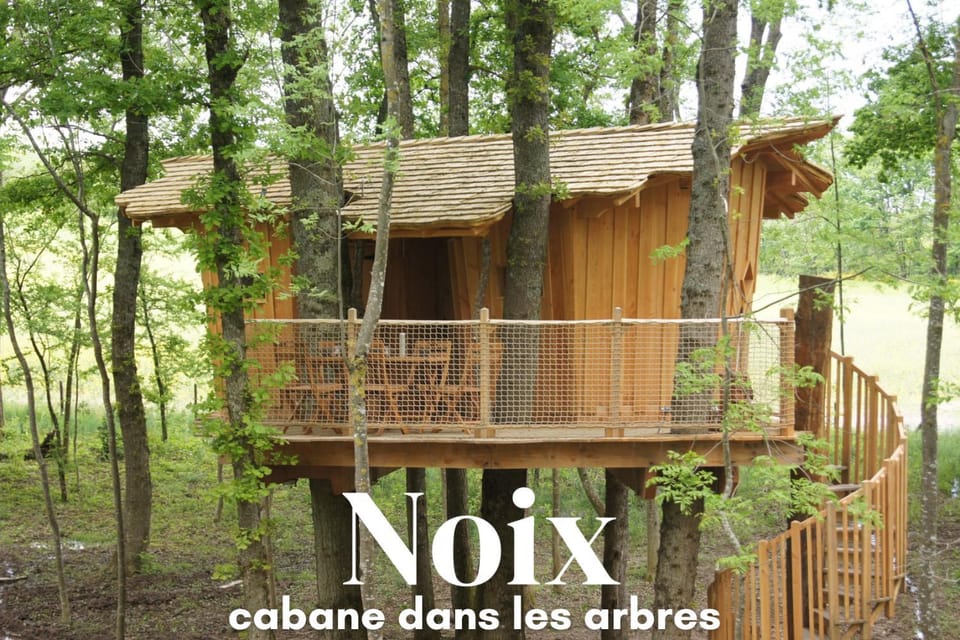 Les Cabanes de Fontfroide Campground/ 
RV Resort in Auvergne-Rhône-Alpes