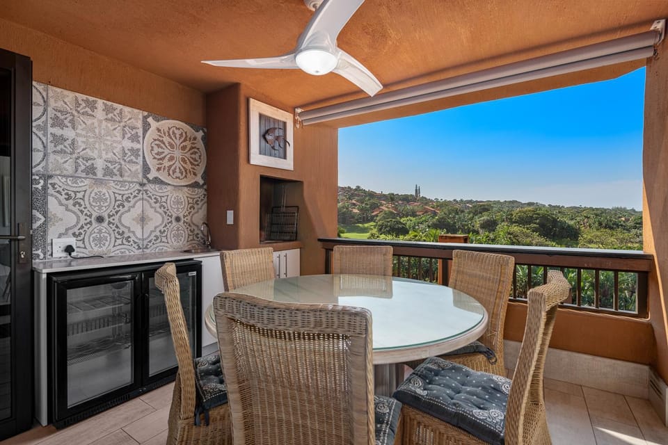 Patio, Seating area, minibar