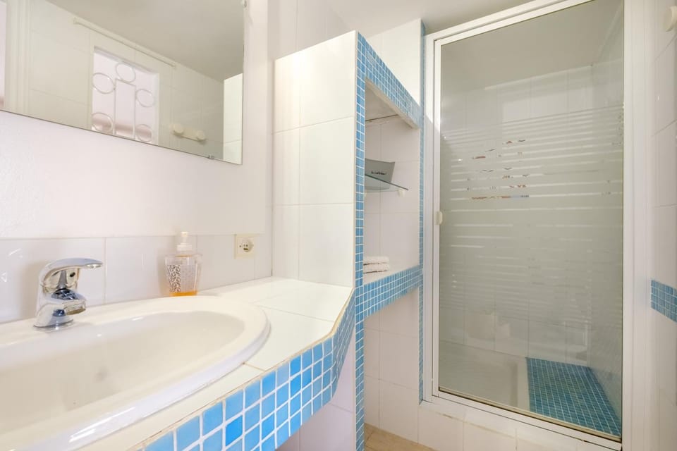 Bathroom, Living room