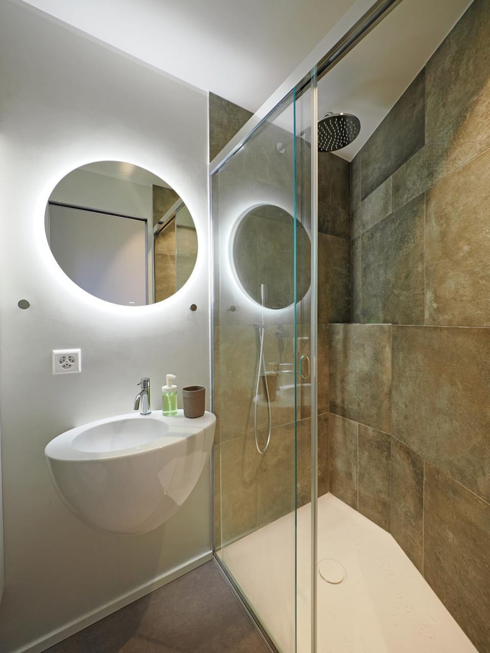 Shower, Toilet, Bathroom, On site