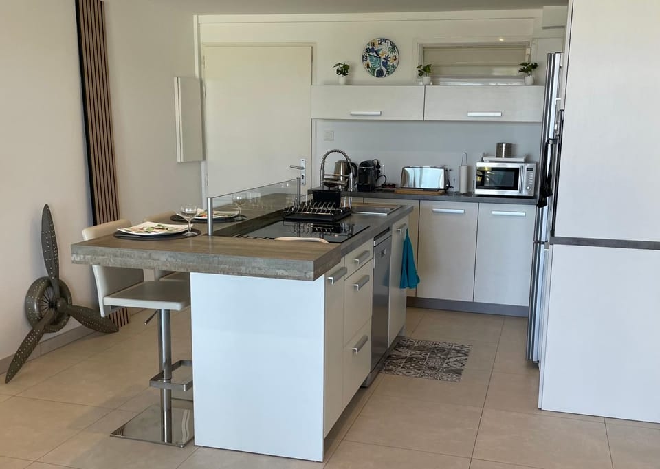 Coffee/tea facilities, Lounge or bar, Dining area, minibar, pet friendly, stove, toaster