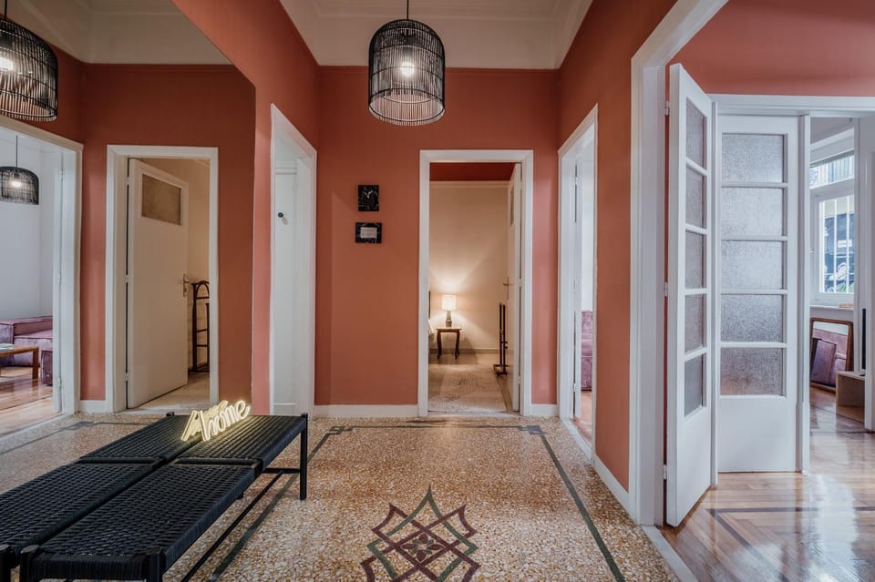Rouge Apartment in Athens