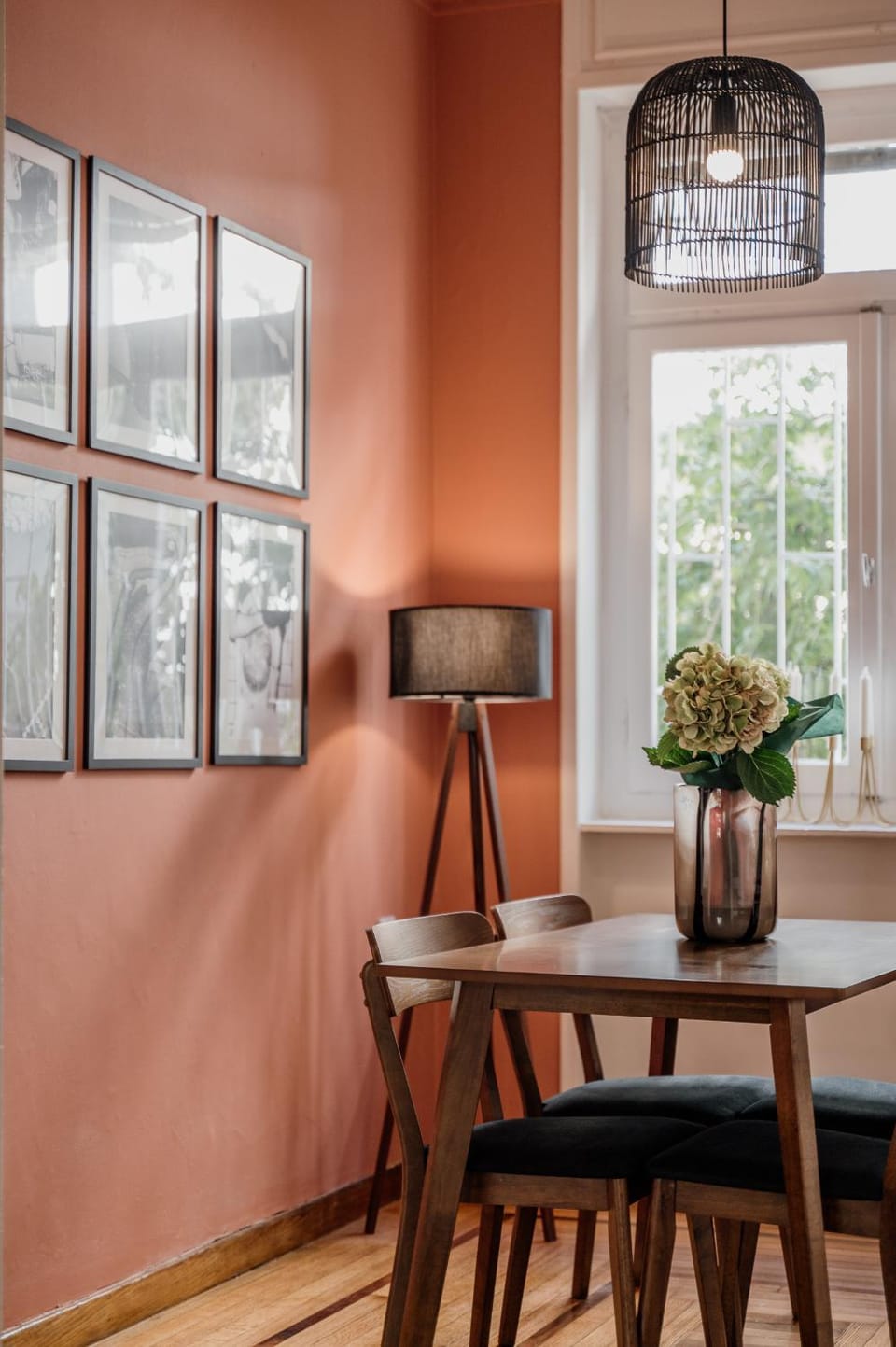 Rouge Apartment in Athens