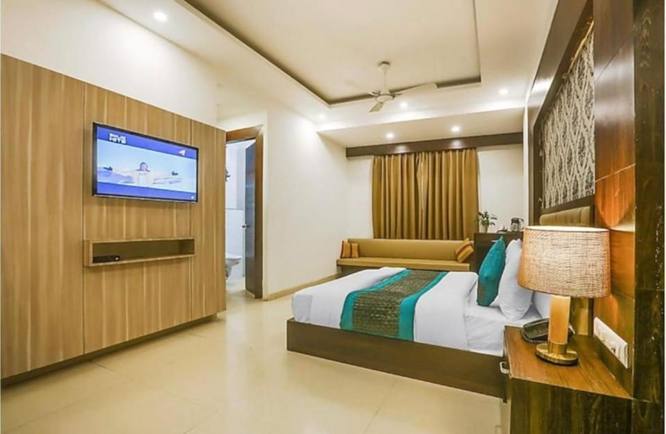 Bed, air conditioner