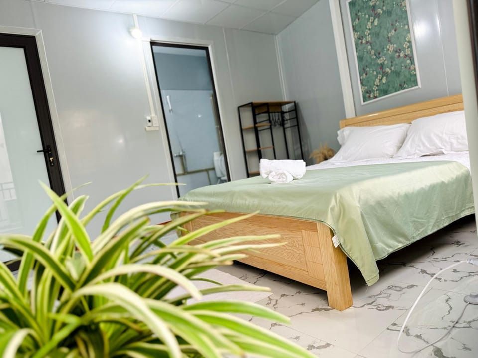 Local Me - Exclusive Centre Room House in Laos