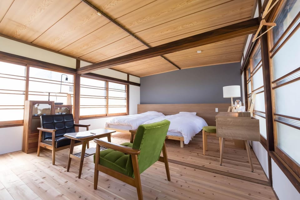 Photo of the whole room, Bedroom
