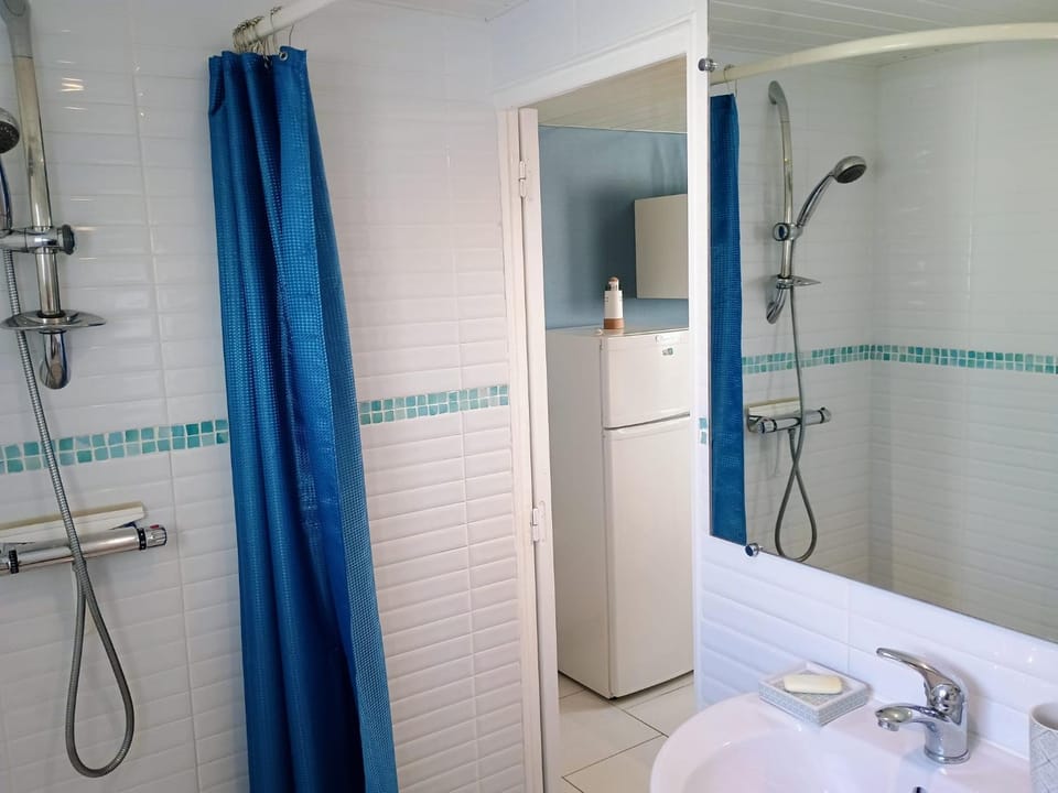 Logement privé à 50m des plages House in Brittany