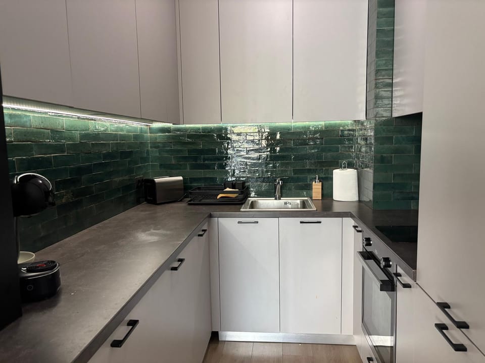 Madrid: A modern 2-bedroom apartment with parking Apartment in Sofia