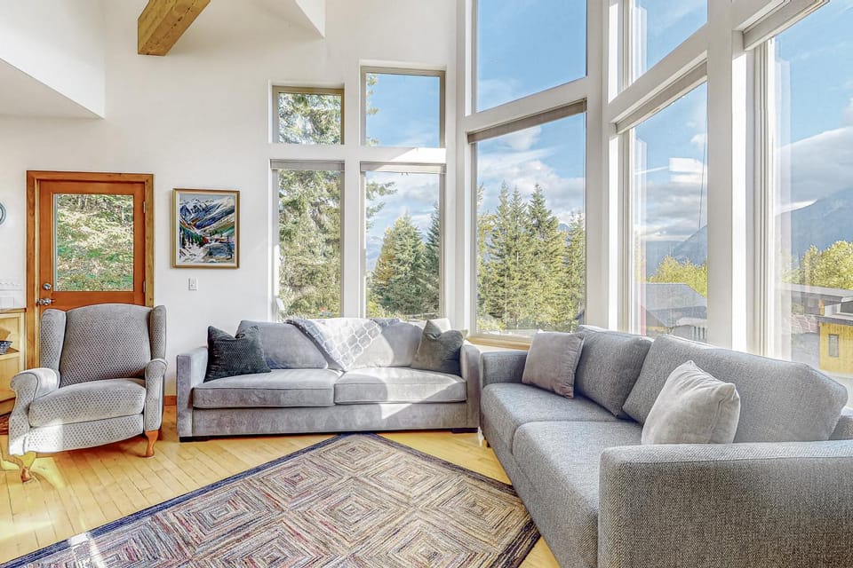 Hyak House House in Snoqualmie Pass