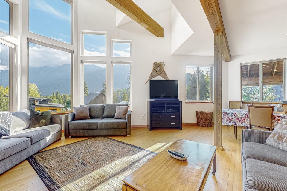 Hyak House House in Snoqualmie Pass