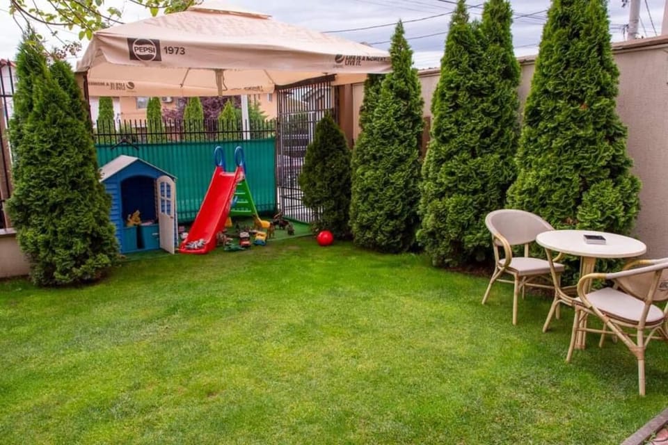 Garden, Seating area