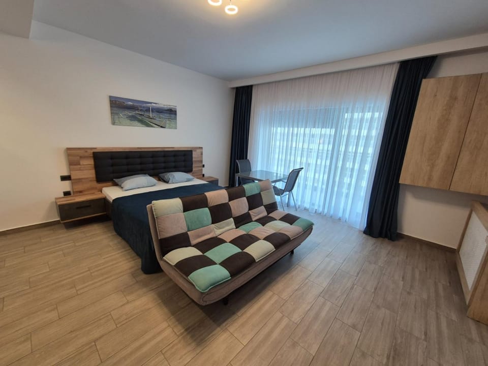 Bed, Photo of the whole room, Seating area