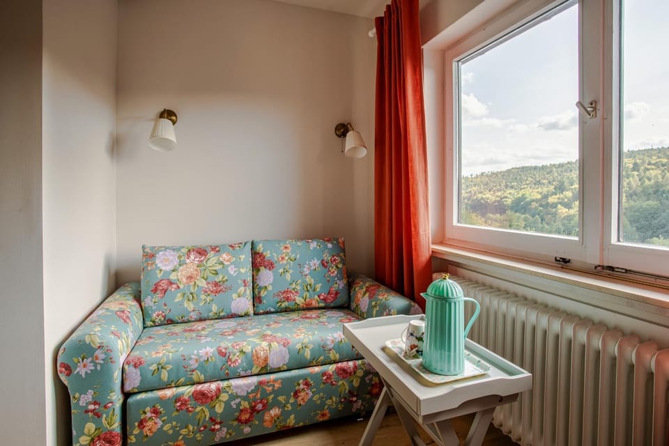 Natural landscape, Coffee/tea facilities, Living room, Seating area, Bedroom, Quiet street view