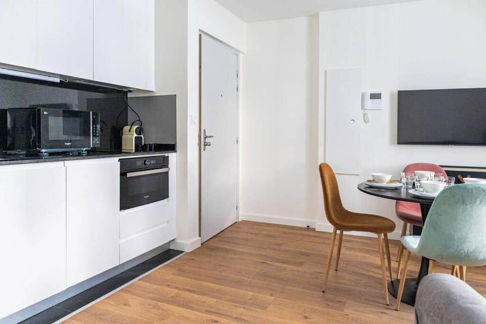 Communal lounge/ TV room, Kitchen or kitchenette, Dining area