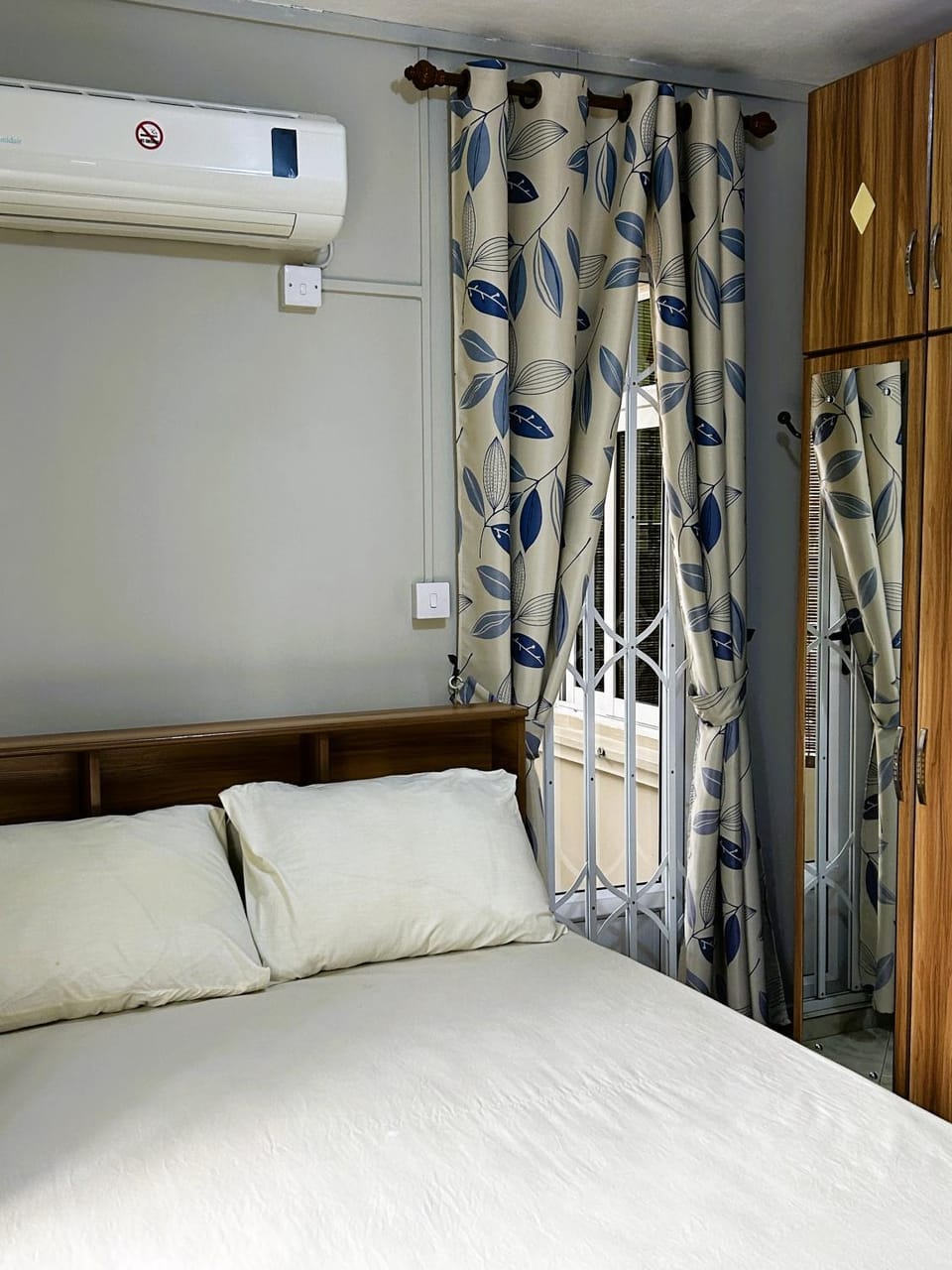 Bed, Photo of the whole room, Bedroom, wardrobe, air conditioner