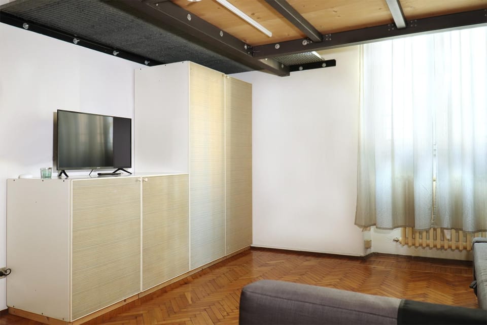 TV and multimedia, Seating area, Evening entertainment