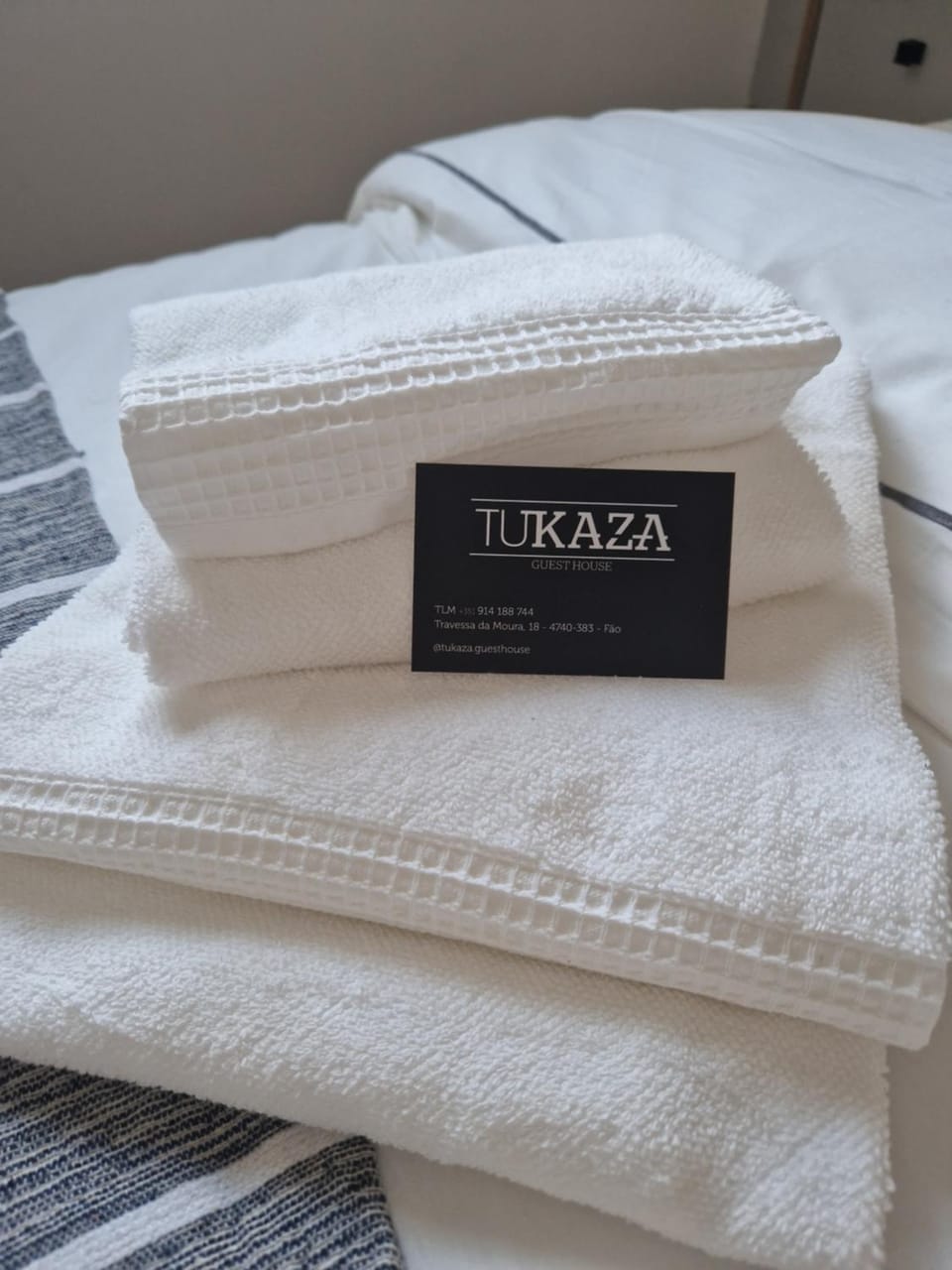 TuKaza Guesthouse Bed and Breakfast in Portugal