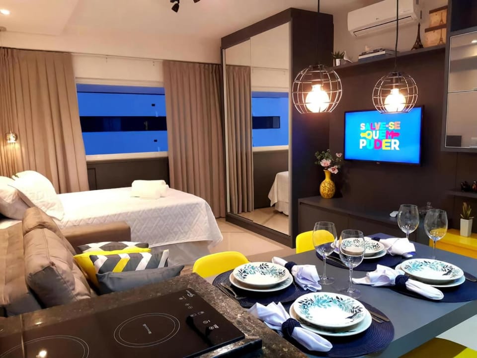 Bed, Living room, Seating area, Dining area