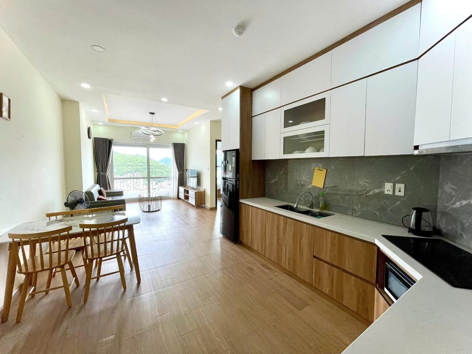 Kitchen or kitchenette, Dining area, dishwasher, minibar, oven, pet friendly, stove