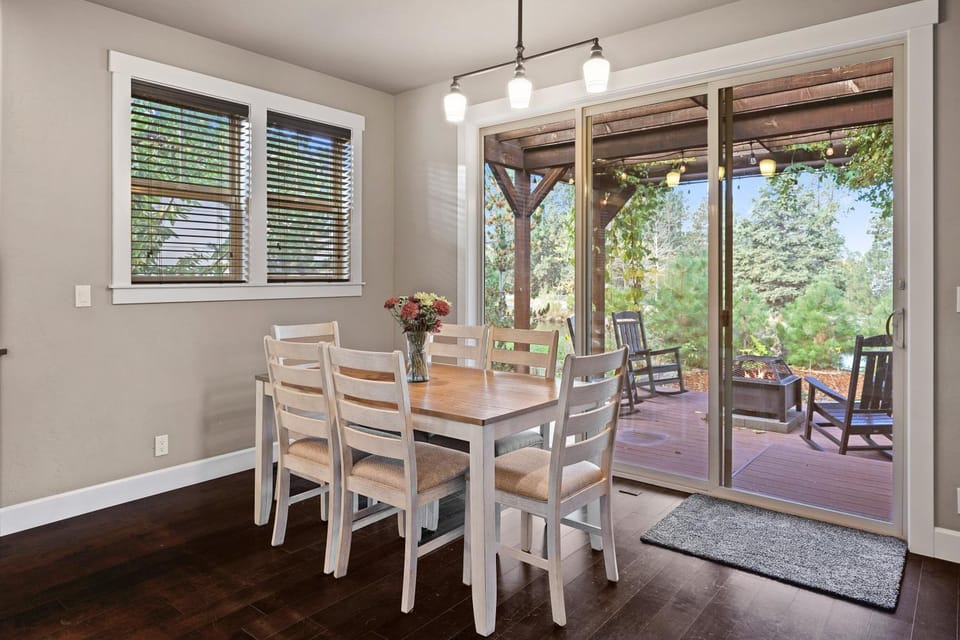 Blakely 30 Day Minimum home House in Bend