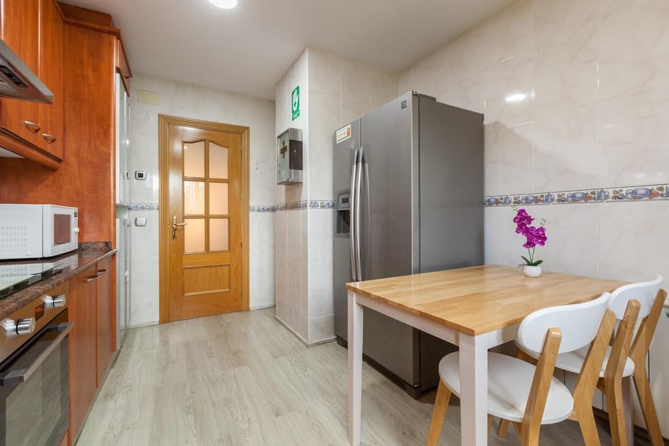 Property building, Kitchen or kitchenette, Living room