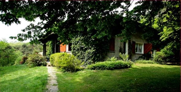 Facade/entrance, Spring, Day, On site