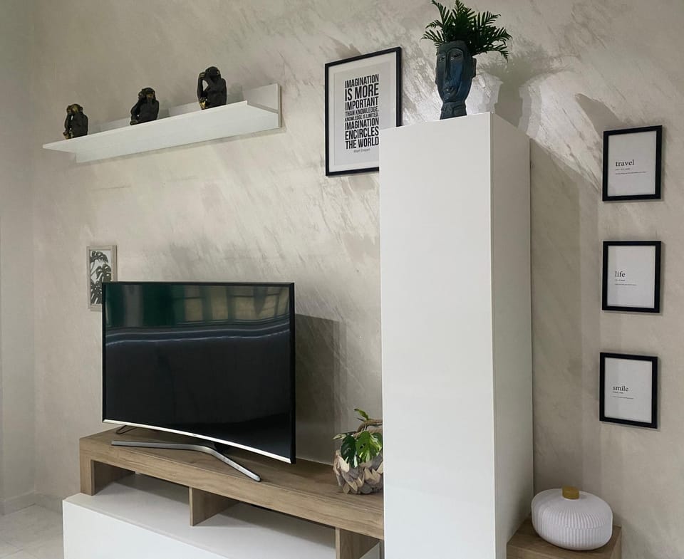 Communal lounge/ TV room, TV and multimedia