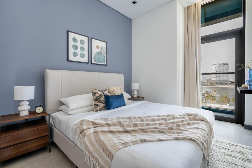 GuestReady - Majestic canal and Burj Khalifa view Apartment in Dubai