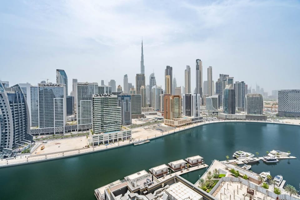 GuestReady - Majestic canal and Burj Khalifa view Apartment in Dubai