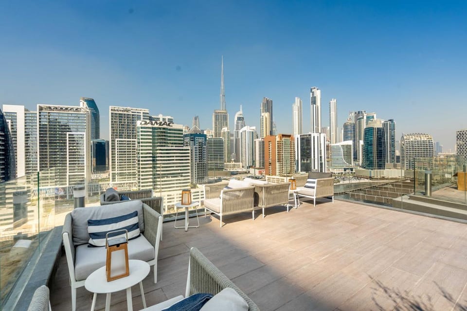 GuestReady - Majestic canal and Burj Khalifa view Apartment in Dubai