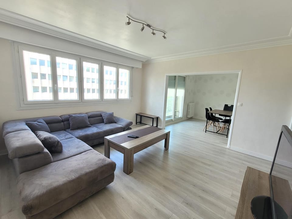 Appartement T5 avec 3 chambres Vacation rental in Brest