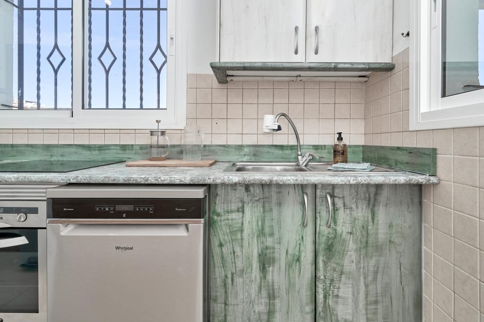 Kitchen or kitchenette, Living room