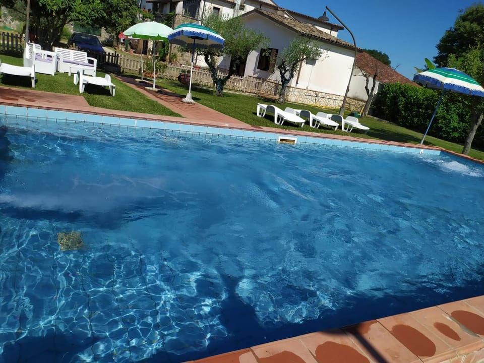 Swimming pool, Swimming pool