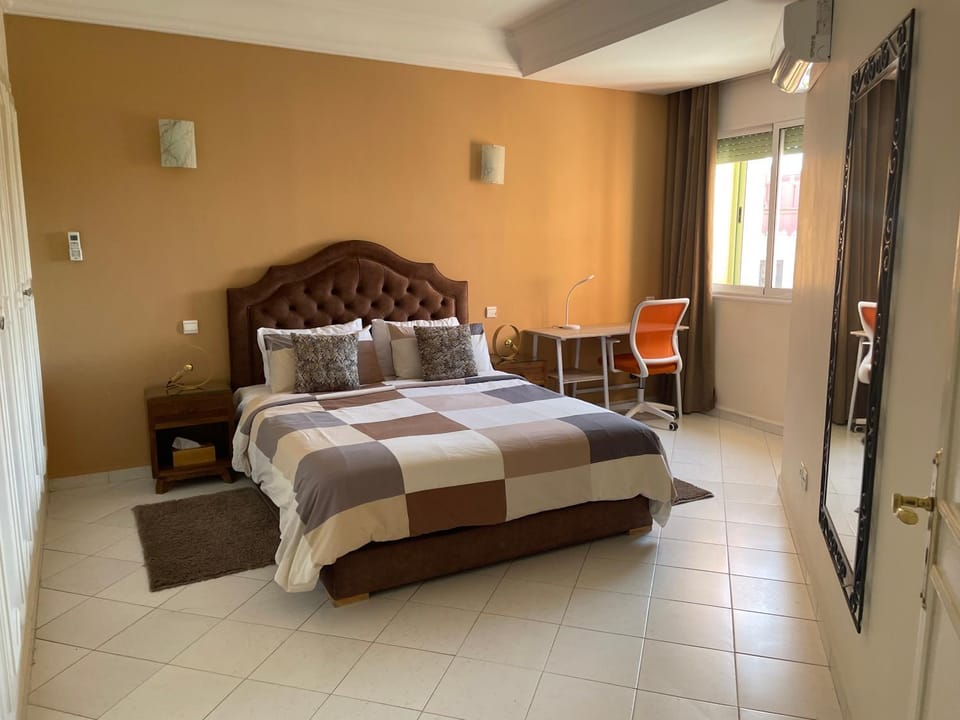 Photo of the whole room, Bedroom