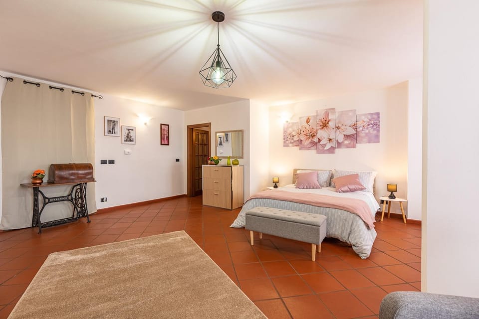 Living room, Bedroom