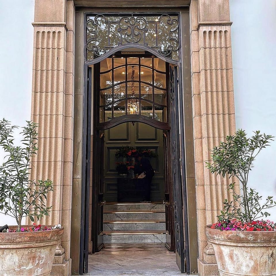 Facade/entrance