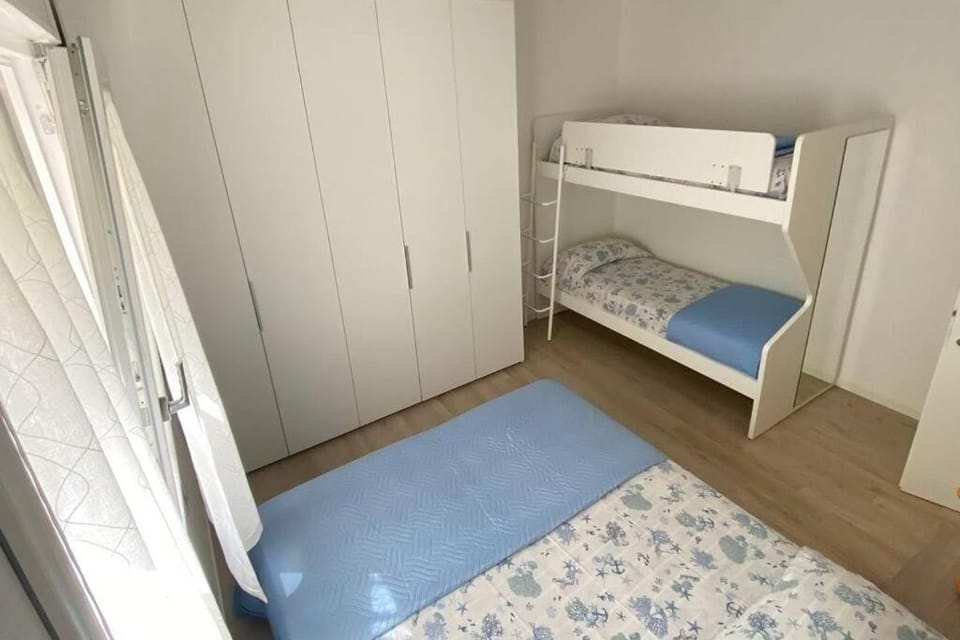 Bed, Photo of the whole room, Bedroom, bunk bed, wardrobe