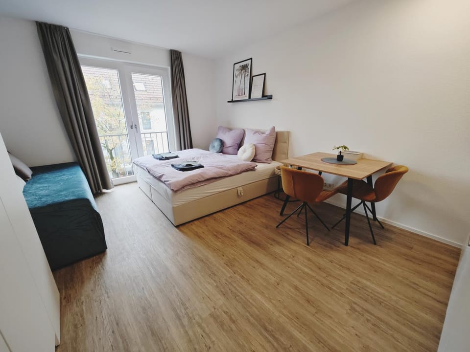 Living room, Photo of the whole room, Seating area, Dining area, Bedroom