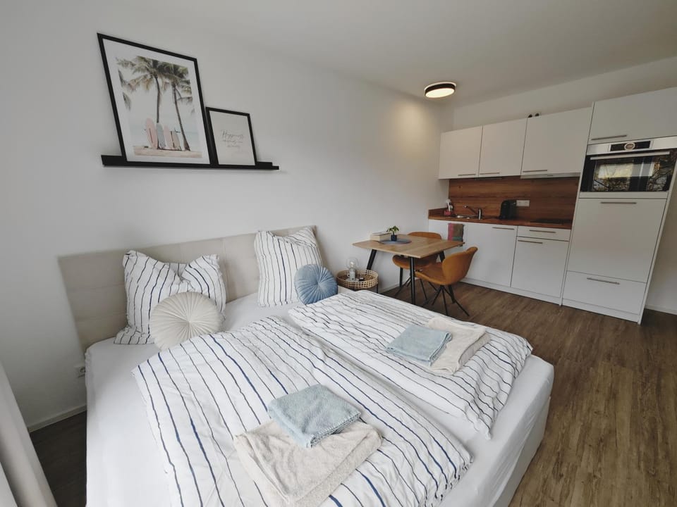 Bed, Photo of the whole room