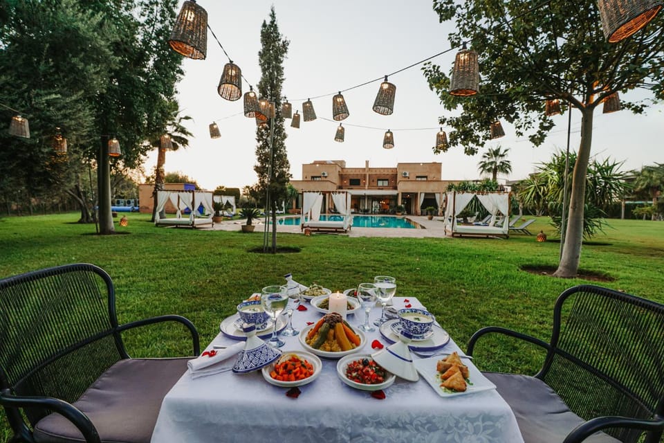 Restaurant/places to eat, Winter, Garden, Food and drinks, Garden view, Dinner