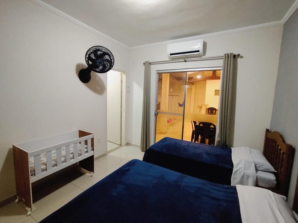 Bed, Bedroom, air conditioner