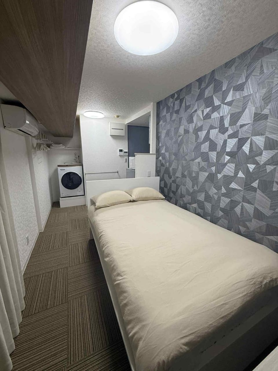 Bed, Bedroom, washing machine