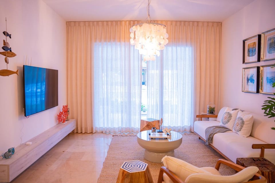 Communal lounge/ TV room, TV and multimedia, Living room, Evening entertainment