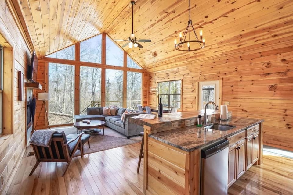Fern Woods A modern take on Hocking Hills cabins Cabin in Ohio