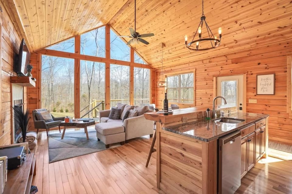 Fern Haven A modern take on Hocking Hills cabins Cabin in Ohio