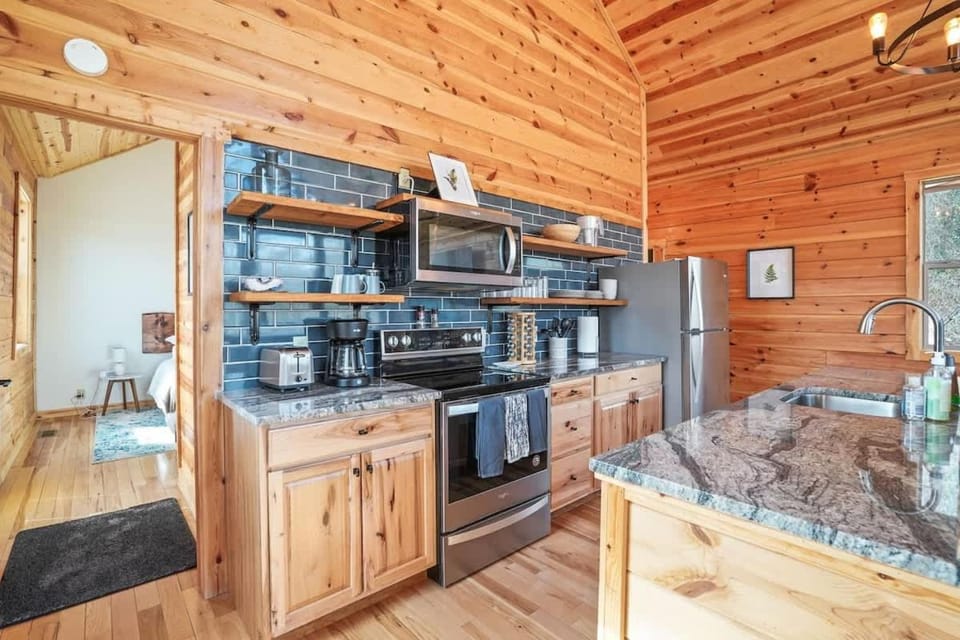 Fern Haven A modern take on Hocking Hills cabins Cabin in Ohio
