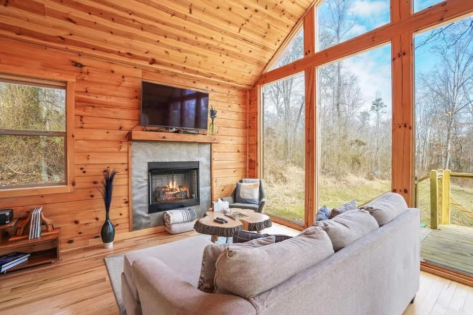 Fern Haven A modern take on Hocking Hills cabins Cabin in Ohio