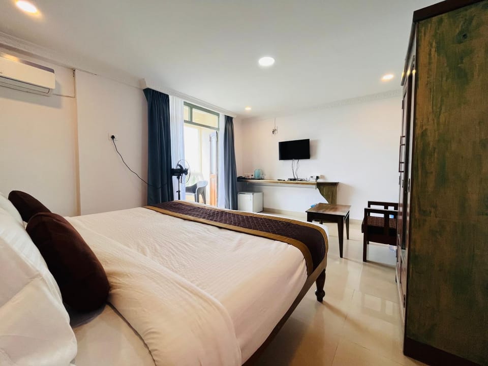 Photo of the whole room, Seating area, Bedroom, air conditioner